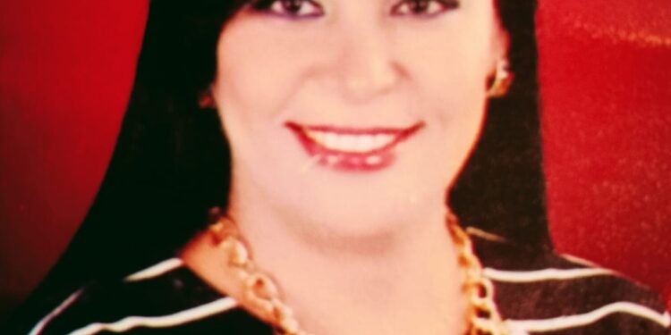 الإعلامية والكاتبة فاطمة يس نموذجاً للمرأة المصرية المثقفة التي استطاعت أن تجمع بين بريق الشاشة وعمق الكلمة المكتوبة. بفضل مسيرتها في ماسبيرو (التليفزيون المصري)