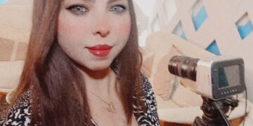 غادة حجاج.. واجهة إعلامية مشرفة في مؤتمر الريادة الدولية للأعمال الإنسانية بأكاديمية كمبريدج