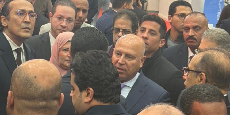 وزير الصناعة والنقل يزور معرض مصر الدولي للسيارات «أوتومورو 2026»