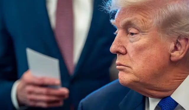 الخلاف داخل الإدارة الأمريكية بشأن الهجوم على إيران