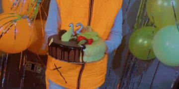 معاذ عزمي.. موهبة كروية واعدة تخطف الأنظار وتحتفل بعيد ميلادها بين التكريم والنجاح