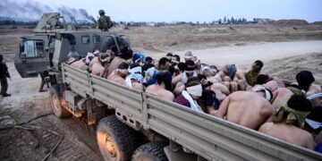 بين المشرط والمصير: حرب الجينات التي تعيد رسم حدود الوجود