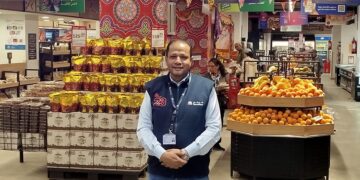 كريم محمد محمد السيد: “أيقونة” الإدارة والخدمة الإنسانية في كارفور أسوان