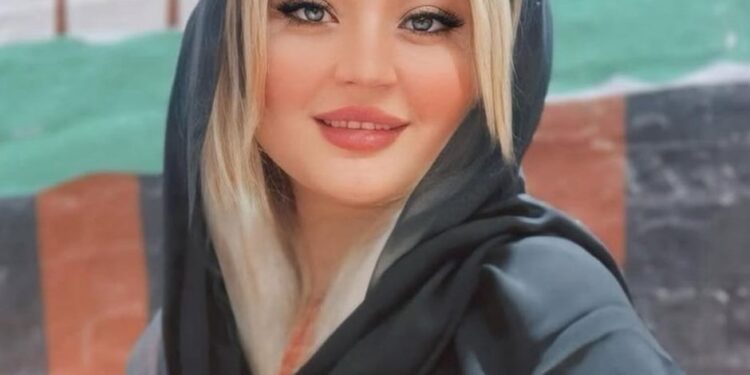 بإطلالة رمضانية مميزة عارضة الأزياء مايا آدم تهنئ الشعب المصري والأمة الإسلامية بحلول شهر “الخير والبركة”