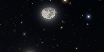 فلكية جدة…  اليوم : قمر رمضان يقترن بالمشتري