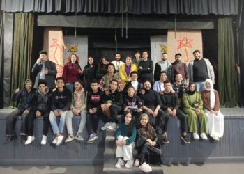 «حين يتحول العفريت إلى مرآة للحقيقة»… عرض “دبدوبي” يواجه خرافات الدجل على مسرح آفاق