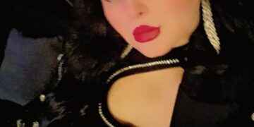 سيدة الأعمال المغربية ملك مولاي تفتتح كافيه ستوديو العرب بشكل رائع للغاية