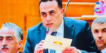 عضو مجلس النواب يفتح النار علي رئيس الشركة القابضة للكهرباء بسبب قرار إلغاء الاجازات للعاملين بالخارج