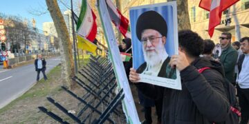 احتجاج في بلجيكا ادانة لاغتيال السيد الخامنئي واستمرار العدوان على ايران