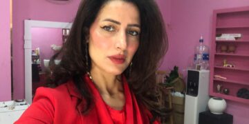 د. نجلاء فاروق أيقونة تجمع بين سحر الإعلام وعلم التجميل