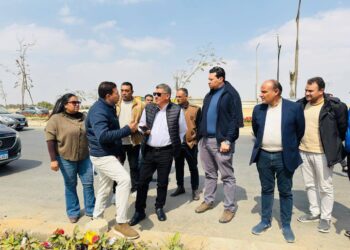 رئيس جهاز حدائق أكتوبر يتفقد عدداً من مشروعات الطرق بالمدينة ويوصي بسرعة الإنتهاء من الأعمال الجارية