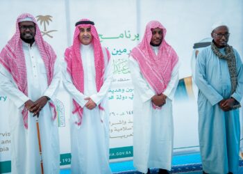 الشؤون الإسلامية تنفذ برنامج خادم الحرمين الشريفين لتفطير الصائمين في الصومال يستفيد منه (7000) صائم