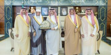 سمو أمير المنطقة الشرقية يستقبل رئيس اللجنة العليا المنظمة لمهرجان الشرقية الدولي لجمال الخيل العربية الأصيلة