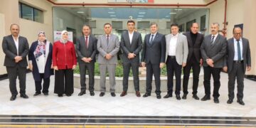 وزير الصناعة يتفقد مصنع “آمون للأدوية” بالعبور ويشيد بدوره في دعم الأمن الدوائي وزيادة صادرات الدواء المصري