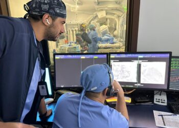 فريق طبي بـ«النور التخصصي» ينقذ مريض جلطة قلبية بتدخل عاجل