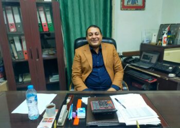 ضخ كميات كبيرة من السلع الغذائية بفروع «المصرية لتجارة الجملة» بالمحافظة لصرف منحة الـ400 جنيه لنحو 584 ألف أسرة