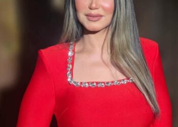 الفنانة ايناس عز الدين تحتفل بوالدتها في عيد الأم: «ربنا يحفظك ويسعدك ويخليكي لينا»