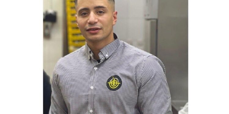 صلاح الدين وائل يتألق بلقب أفضل شخصية لعام 2025 ويواصل مسيرة النجاح والتميز