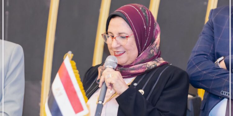 النائبة صباح صابر تتقدم بطلب عاجل لرصف طرق حيوية بأخميم.. واستجابة فورية من المحافظة