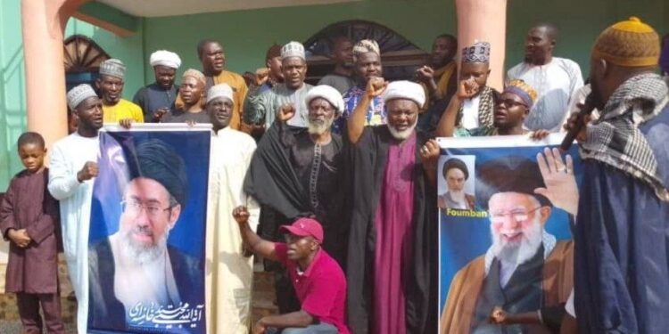 وقفة تضامنية مع ايران وادانة للعدوان عليها في الكاميرون