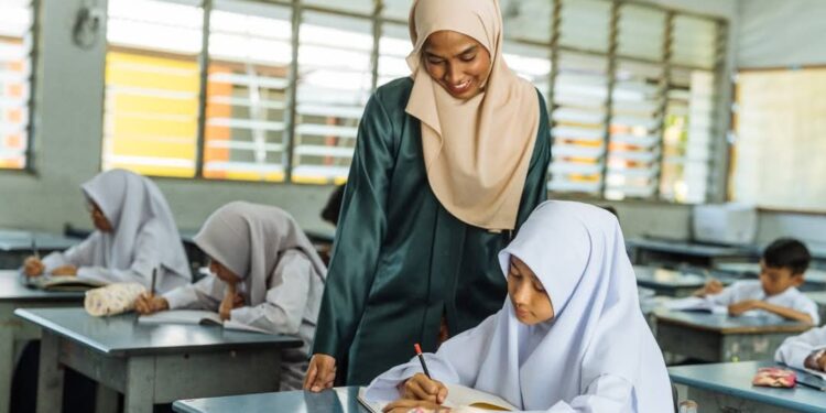 بالتعاون مع منظمة اليونيسف الثقافي البريطاني يطلق مجموعة أدوات حماية لدعم المدارس المصرية