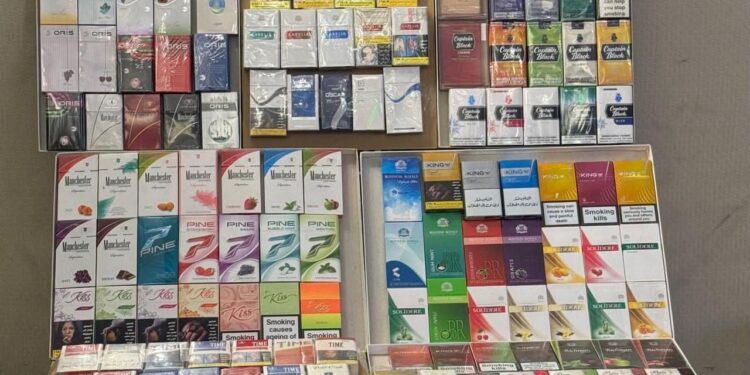 السجائر المهربة… من الظل إلى قلب السوق