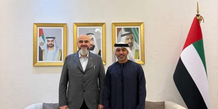 سفير الإمارات يستقبل  رئيس العلاقات الحكومية والشؤون العامة بمجموعة “موانئ دبي العالمية”