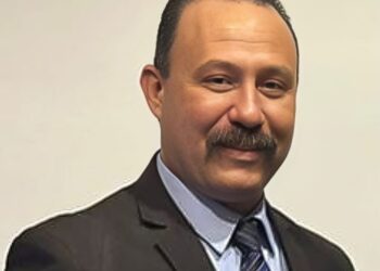 حارس عقار يهدد طبيبة بالاختطاف والذبح بسبب عمولة.. وواقعة تفتح ملف “مافيا الإيجارات” من جديد