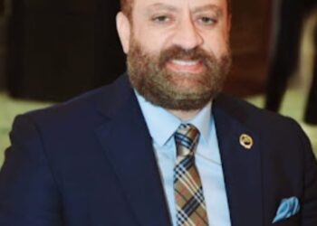 مهندس “على زين”  : منح الرئيس” السيسي ” وسام الأمير نايف للأمن العربي ” .. رسالة أمن واستقرار لمصر .. وجذب الاستثمارات للبلاد