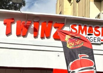 مطعم “توينز” للهمبورجر.. تجربة مختلفة لعشاق الطعم الأصيل