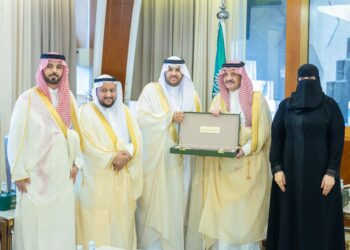 سمو أمير المنطقة الشرقية يستقبل رئيس جامعة حفر الباطن ويؤكد دعم القيادة للابتكار وتنمية الكفاءات الوطنية