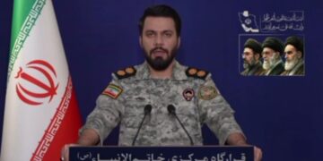 في خطوة تحمل أبعادًا سياسية واستراتيجية عميقة، أعلنت إيران عبر مقر خاتم الأنبياء عن استثناء العراق من أي قيود محتملة في مضيق هرمز، بالتزامن مع توجيه رسالة رسمية مؤثرة إلى الشعب العراقي، وصفت فيها مواقفه بأنها ستُسجل في صفحات التاريخ، مؤكدة أنه “مصدر عز للمسلمين في العالم