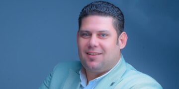 د. عادل شمس: التدخل المبكر في التخاطب مفتاح أساسي لتنمية مهارات الطفل اللغوية والاجتماعية