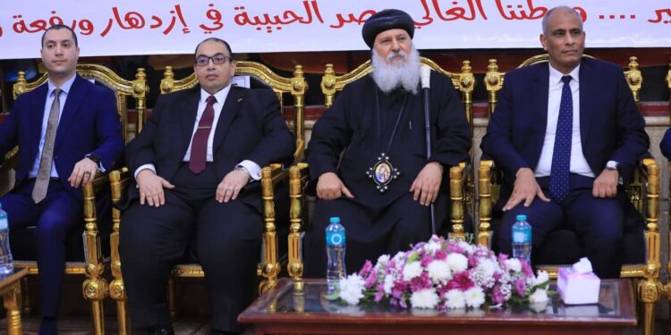 رئيس جامعة كفر الشيخ يزور كنيسة القديسة دميانة لتقديم التهنئة بعيد القيامة المجيد