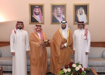 محافظ القطيف يلتقي رئيس الاتحاد السعودي لكرة اليد