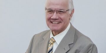 تفاصيل تكريم وزير الإتصالات لطلاب وخريجى الجامعة المصرية الروسية