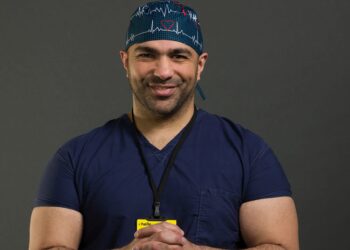 الحياة بدون نظارات: دليل الطبيب الاستشاري لاختيار إجراء تصحيح الإبصار الأنسب مع دكتور شريف إكرام ​Life Without Glasses: A Consultant’s Guide to Choosing the Right Refractive Procedure with Dr Sherif Ekram (Mr Sherif Ekram)