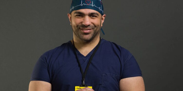 الحياة بدون نظارات: دليل الطبيب الاستشاري لاختيار إجراء تصحيح الإبصار الأنسب مع دكتور شريف إكرام ​Life Without Glasses: A Consultant’s Guide to Choosing the Right Refractive Procedure with Dr Sherif Ekram (Mr Sherif Ekram)