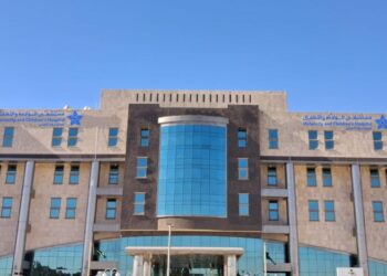 تدخل جراحي دقيق ينقذ حياة طفل خديج بمستشفى الولادة والأطفال في تبوك