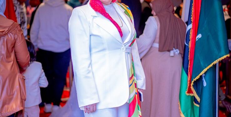 المنتجة رنا أبو سيدو تحصد لقب “سفيرة الريادة الإنسانية” تقديرًا لمسيرتها الملهمة