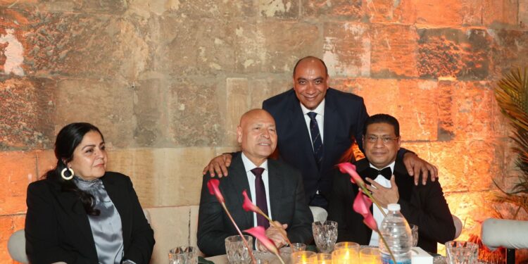 محافظ القاهرة ونجوم المجتمع من السياسين والرياضيين و رجال الأعمال يشاركون داكر عبداللاه بحفل زفاف كريمته