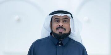 دغشر محمد عياشي.. رائد في عالم السوشيال ميديا