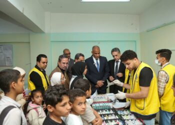 محافظ كفرالشيخ يتفقد المبادرة الرئاسية «عيون أطفالنا مستقبلنا» لفحص وعلاج مشاكل الإبصار لطلبة المدارس الإبتدائية مجانًا.. مشيداً بالجهود المبذولة
