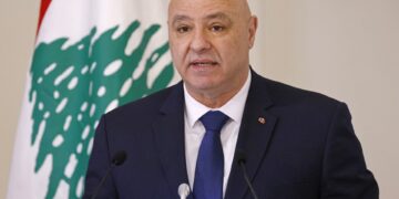 الشعب اللبناني یفضح “إنجازات” الرئیس الخیانیه