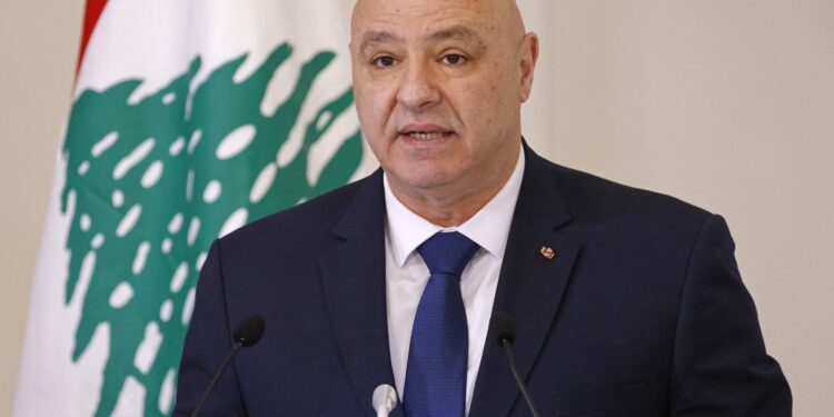 الشعب اللبناني یفضح “إنجازات” الرئیس الخیانیه