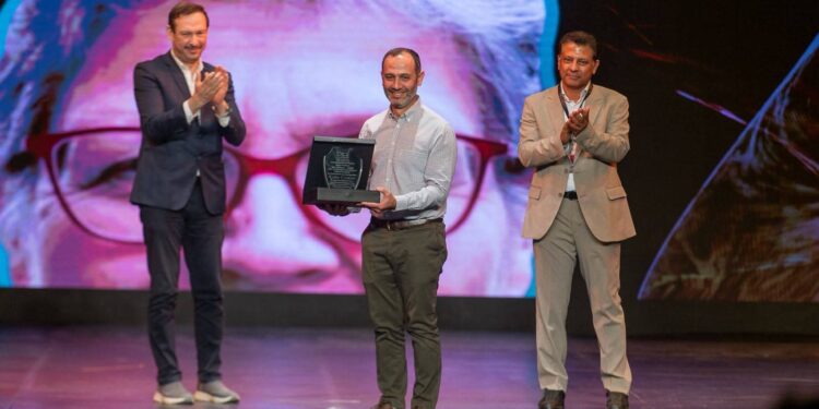 حين يتكلم الجسد بلغة الفراعنة.. “ليلة رقص معاصر” تفتتح دورتها التاسعة بإبهار بصري على المسرح القومي