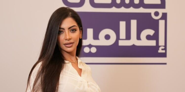 دعاء صلاح في دبي للصحافة.. حضور لافت في جلسة ترصد التحولات الجيوسياسية وتأثيرها على الإعلام