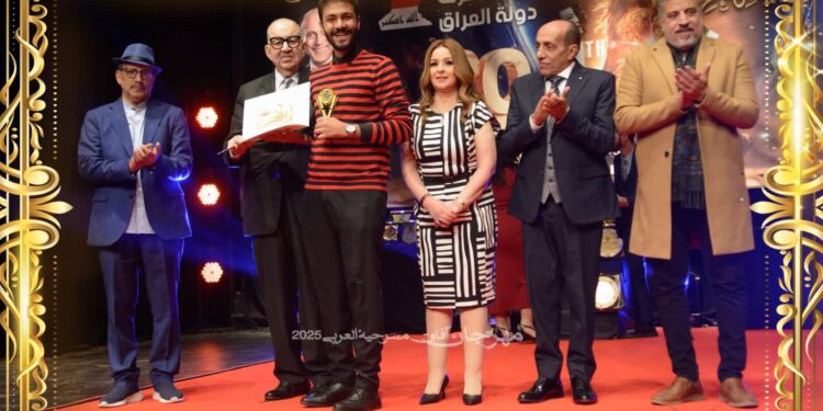 أحمد صابر فؤاد.. “متمرد” المسرح الذي طوّع الضوء والكلمة