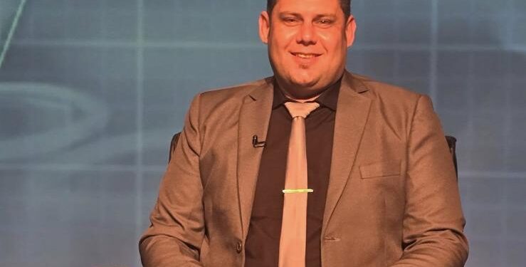 د. عادل شمس يحذر من مخاطر “التوحد الافتراضي” وأثره على المهارات الاجتماعية للأطفال