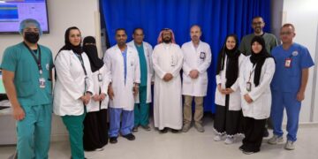فريق طبي في مستشفى الملك فهد التخصصي ينجح بعلاج ورم خطير في شبكية عين طفل